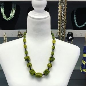 Simple stated necklace